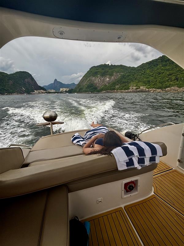 Passeio de lancha no Rio de Janeiro na Baia de Guanabara - JetLife